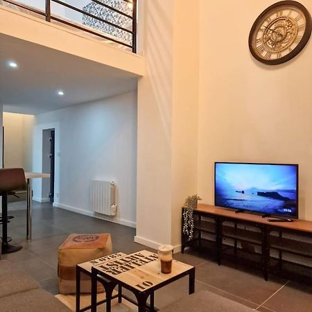 Grand Loft Avec Terrasse Privee Apartman Saint-Etienne  Kültér fotó