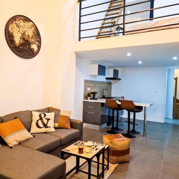 Grand Loft Avec Terrasse Privee Apartman Saint-Etienne  Kültér fotó